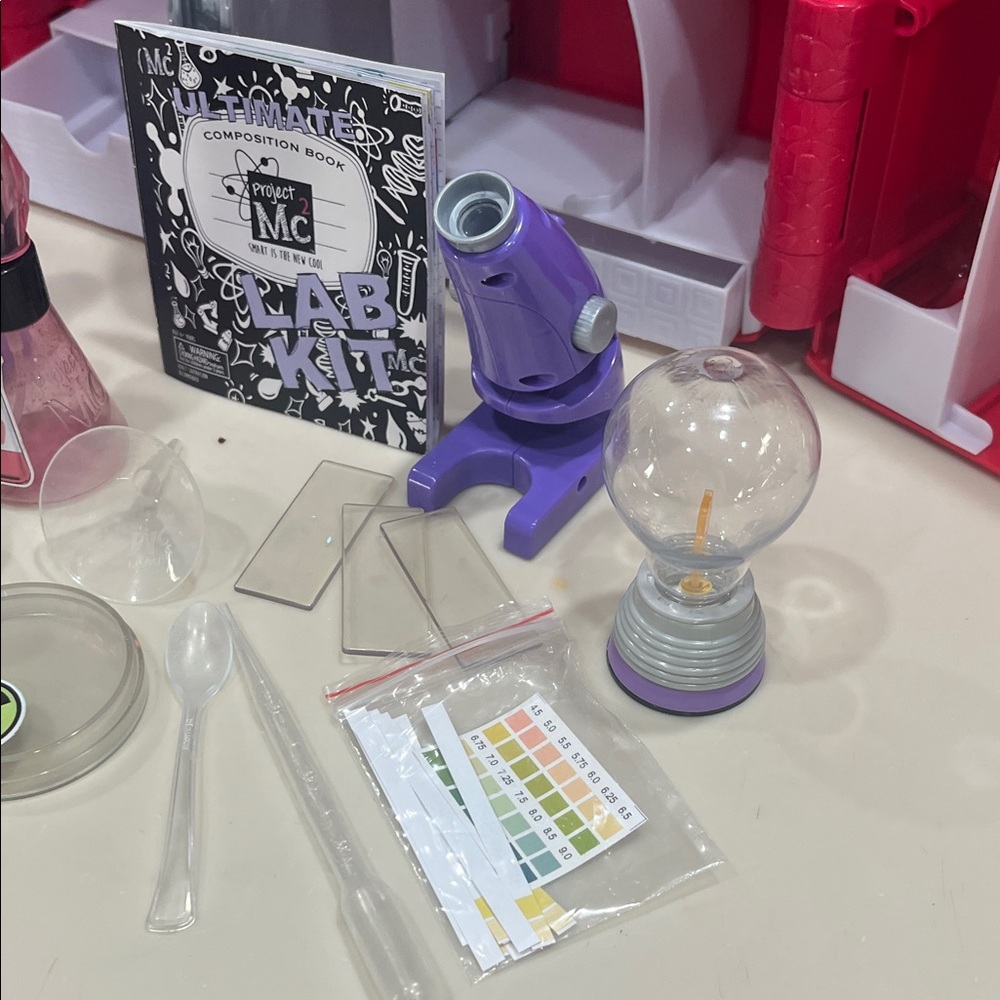 Project MC2 Science Lab Kit with case - Picture 4 of 13